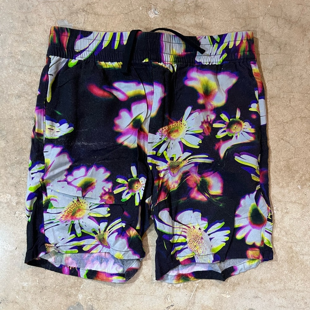 ASOS Multicolor Abstract Print Shorts - Picture 2 of 5